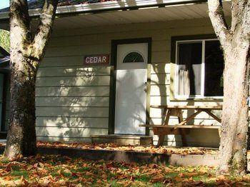 Cabins And Campground At Cultus Lake Park Hotel Chilliwack Exterior photo